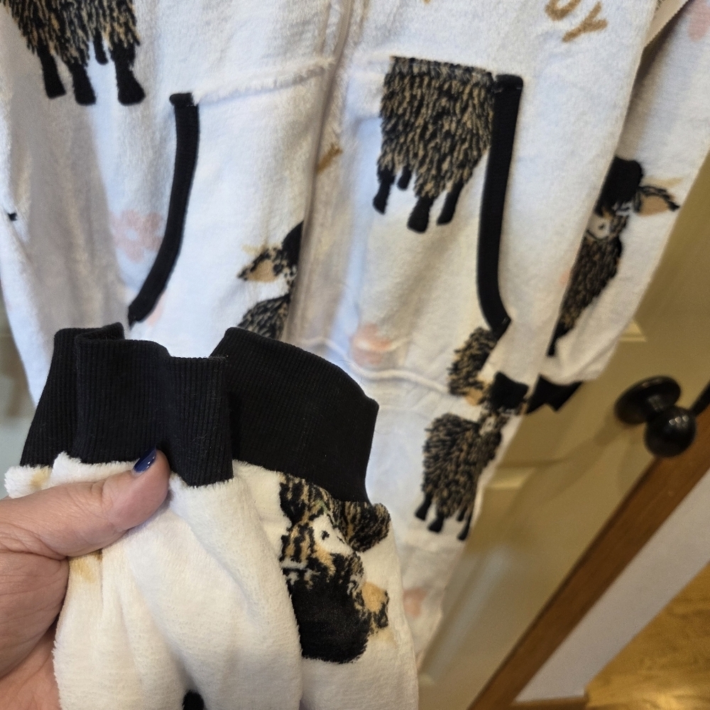 Just a Lil Moo-dy Highland Cow Jumpsuit Pajamas XS Women's New Costume Plush - Picture 11 of 15